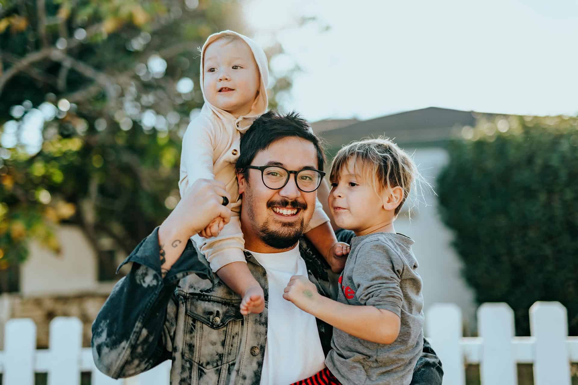 father happy with kids